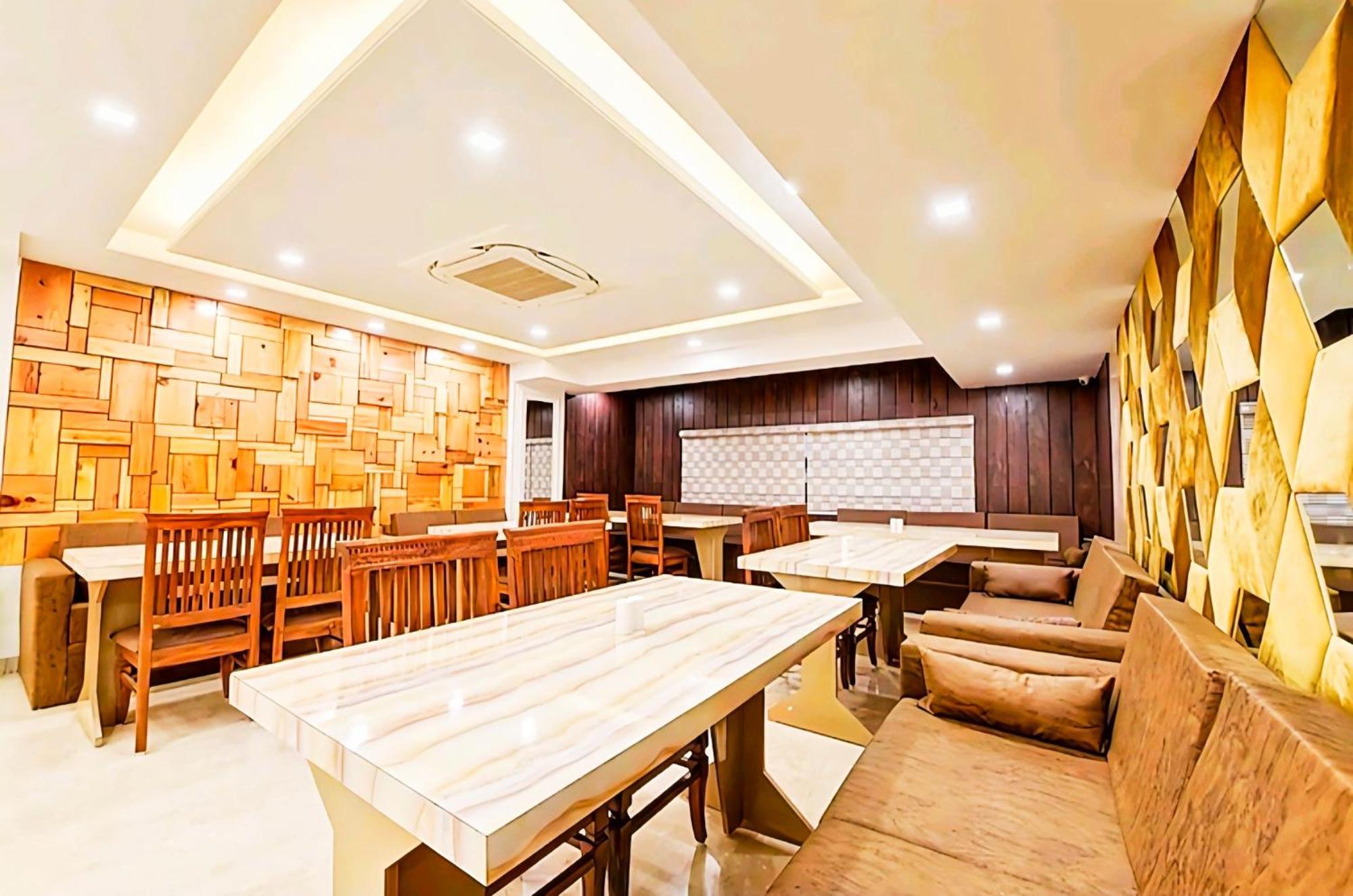 Hotel Shiva International Near By Igi Airport Нью-Дели Экстерьер фото